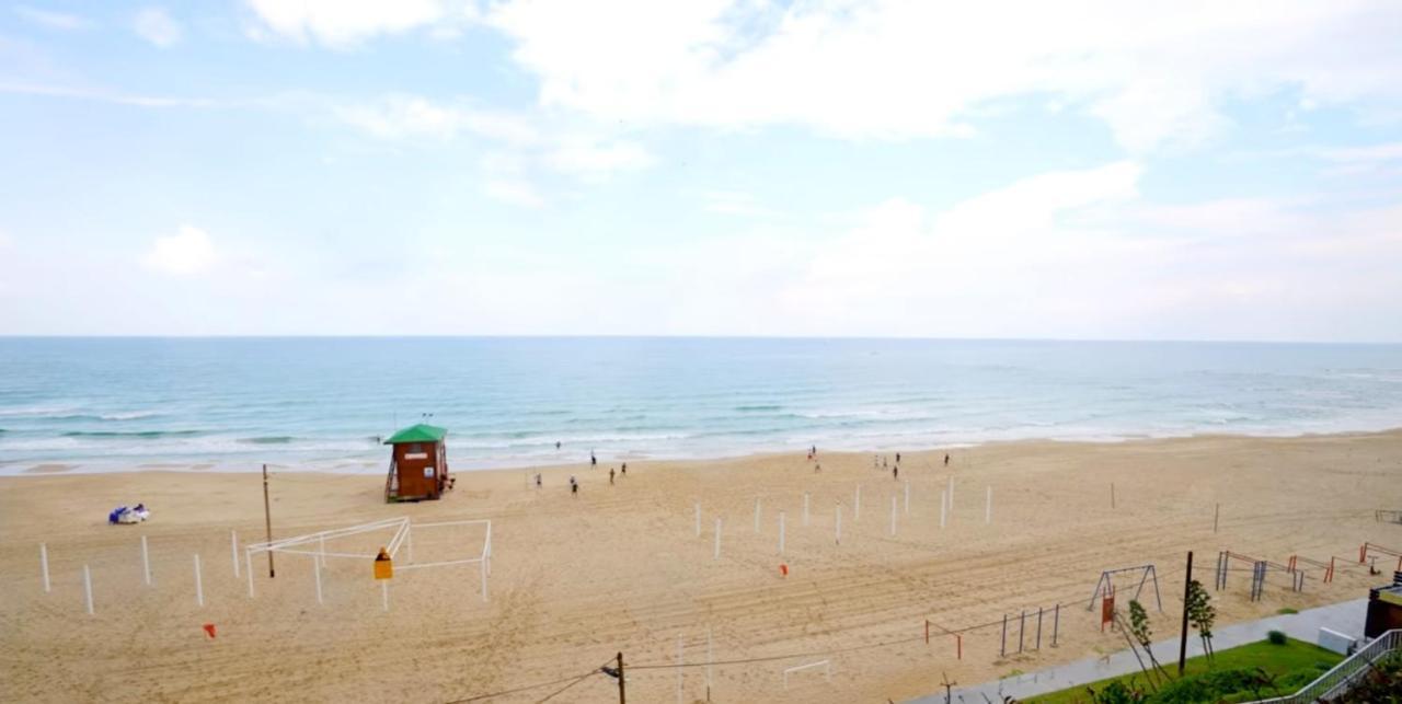 Apart Hotel Tlv/Bat Yam Beach Front 1207 Exterior photo