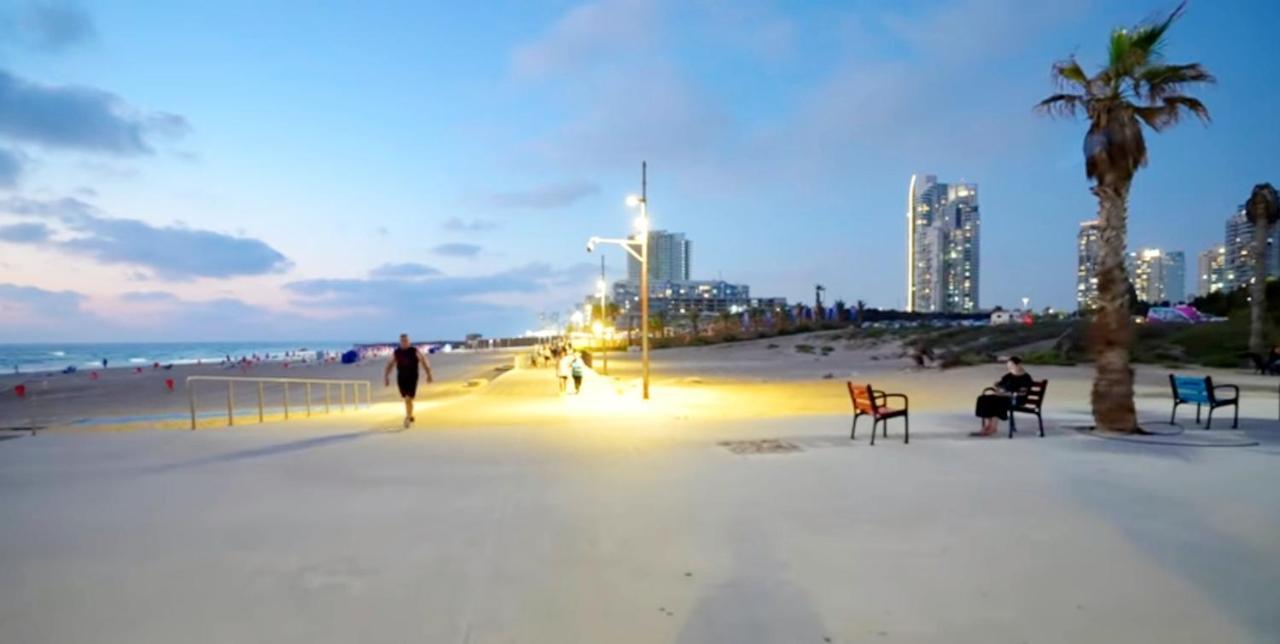 Apart Hotel Tlv/Bat Yam Beach Front 1207 Exterior photo